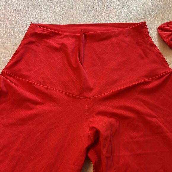 NWT SHEFIt Red Capri Leggings - Size 16 (1LUXE) - Picture 5 of 12
